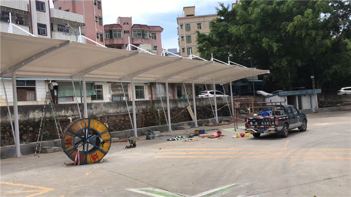 遮雨棚、遮陽棚